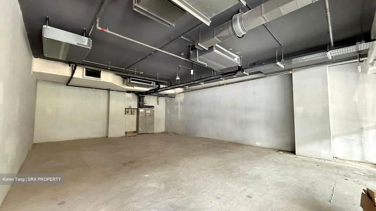 Sceneca Residence (D16), Retail #622193391